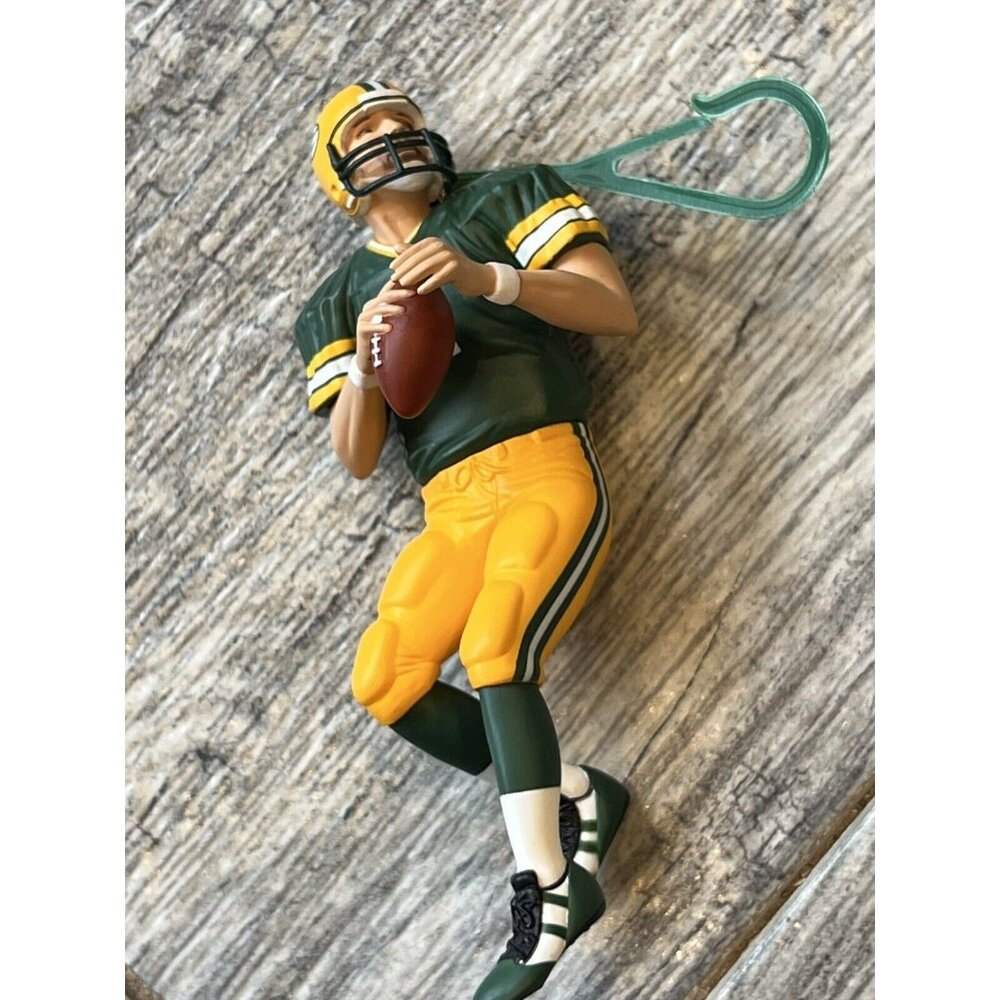 Brett Favre Green Bay Packers Ornament Football NFL‎ Dill Rhodus Hallmark w Box